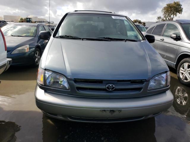 Photo 5 from auction – 2000 TOYOTA SIENNA with VIN 4T3ZF13C2YU242331