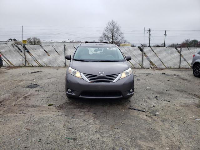 Photo 5 from auction – 2011 TOYOTA SIENNA XLE with VIN 5TDYK3DC1BS167115