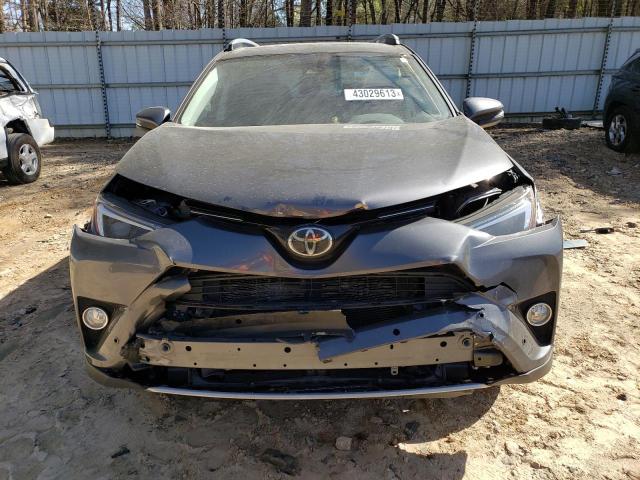 Photo 5 from auction – 2017 TOYOTA RAV4 XLE with VIN JTMWFREV9HJ717696