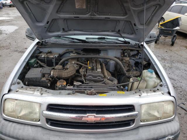 Photo 11 from auction – 2001 CHEVROLET TRACKER with VIN 2CNBE13C516908860