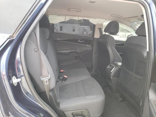 Photo 11 from auction – 2016 KIA SORENTO LX with VIN 5XYPG4A35GG170353