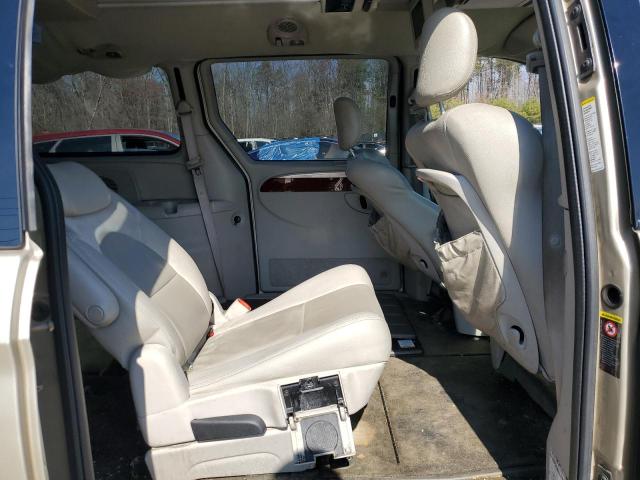 Photo 11 from auction – 2005 CHRYSLER TOWN & COU with VIN 2C8GP64LX5R497619
