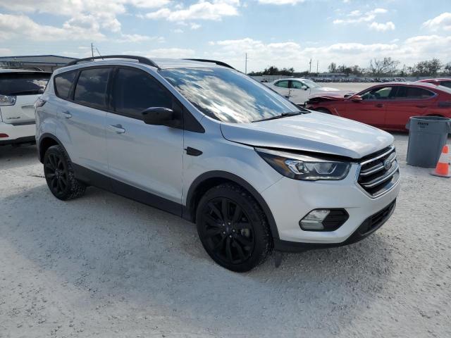 Photo 4 from auction – 2017 FORD ESCAPE SE with VIN 1FMCU9GD3HUA09872
