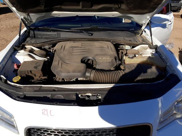 Photo 11 from auction – 2016 CHRYSLER 300 LIMITE with VIN 2C3CCAAG9GH243273
