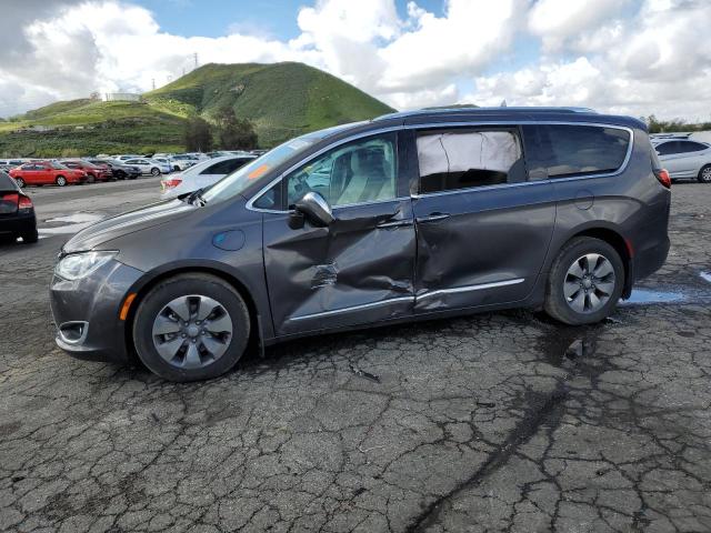 CHRYSLER PACIFICA H 2018 with VIN 2C4RC1N77JR230541 - Photo from auction