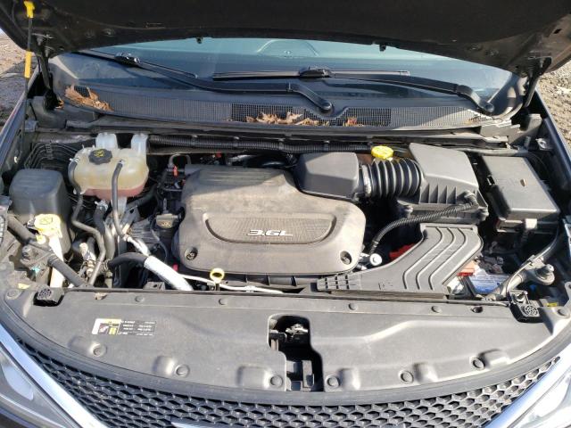 Photo 12 from auction – 2017 CHRYSLER PACIFICA L with VIN 2C4RC1GG6HR763052