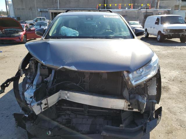 Photo 5 from auction – 2017 TOYOTA HIGHLANDER with VIN 5TDBZRFH1HS382077