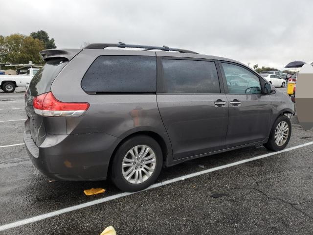 Photo 3 from auction – 2013 TOYOTA SIENNA XLE with VIN 5TDYK3DC9DS394247