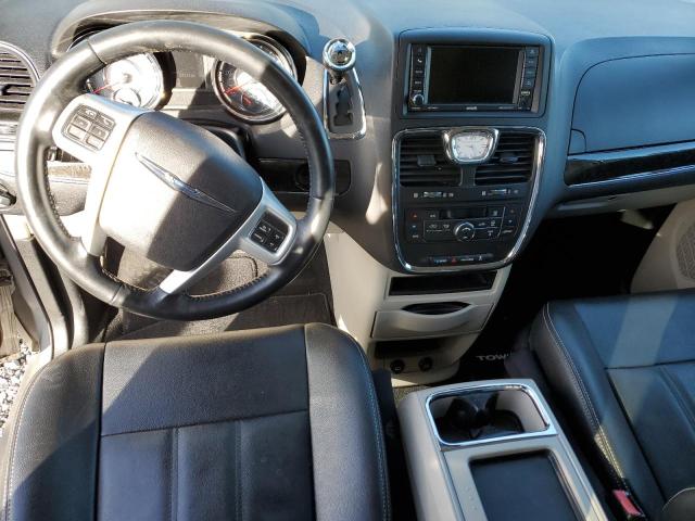 Photo 8 from auction – 2016 CHRYSLER TOWN & COU with VIN 2C4RC1BG8GR193562
