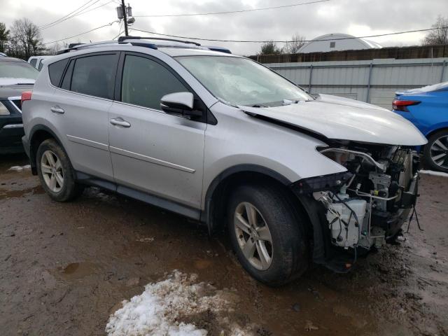 Photo 4 from auction – 2014 TOYOTA RAV4 XLE with VIN JTMRFREV1ED049884