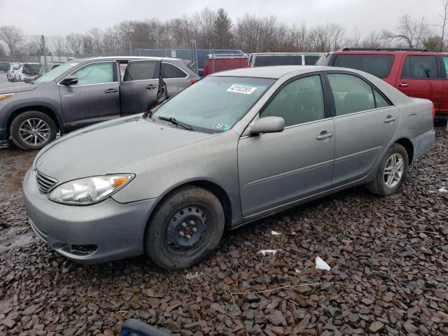 TOYOTA CAMRY LE 2005 with VIN 4T1BF30K25U603750 - Photo from auction