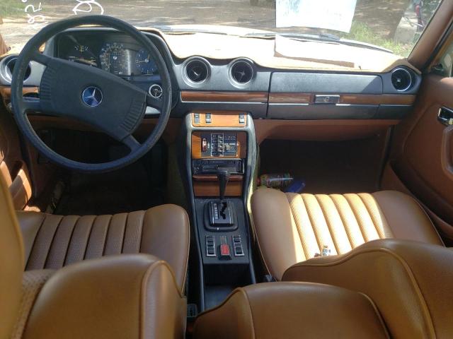 Photo 8 from auction – 1982 MERCEDES-BENZ 300 DT with VIN WDBAB33A2CB001033