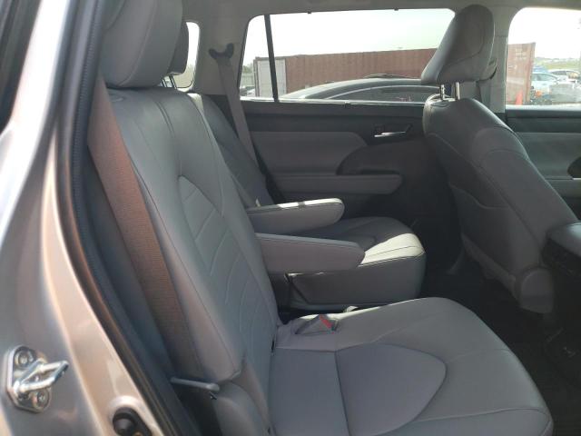 Photo 11 from auction – 2022 TOYOTA HIGHLANDER with VIN 5TDGZRAHXNS124259