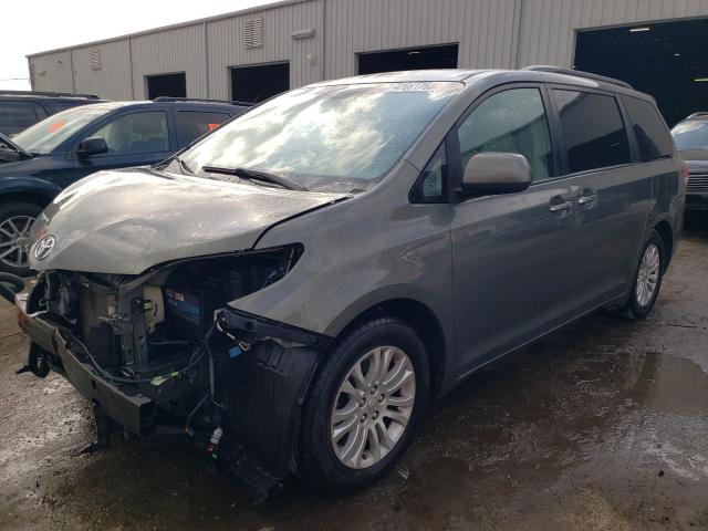 TOYOTA SIENNA XLE 2011 with VIN 5TDYK3DC4BS078042 - Photo from auction