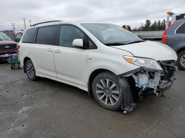 Photo 4 from auction – 2018 TOYOTA SIENNA XLE with VIN 5TDDZ3DC1JS201854