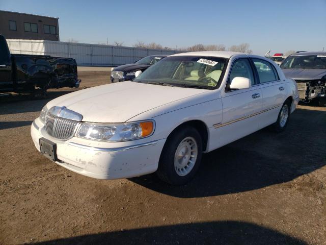 LINCOLN TOWN CAR E 1998 with VIN 1LNFM81W7WY710194 - Photo from auction
