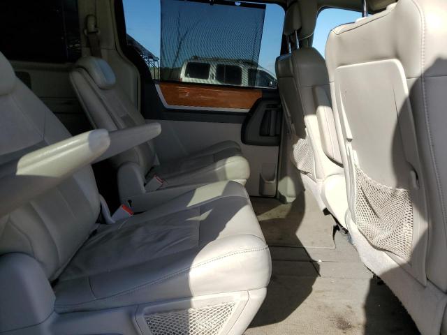 Photo 11 from auction – 2010 CHRYSLER TOWN & COU with VIN 2A4RR7DXXAR421674