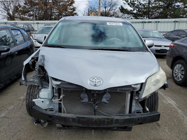 Photo 5 from auction – 2014 TOYOTA SIENNA LE with VIN 5TDKK3DC6ES451706