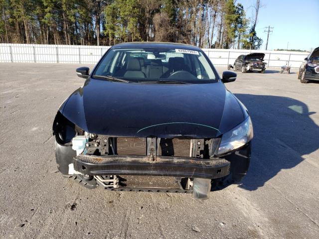 Photo 5 from auction – 2013 VOLKSWAGEN PASSAT S with VIN 1VWAP7A35DC130911