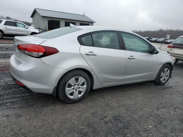 Photo 3 from auction – 2018 KIA FORTE LX with VIN 3KPFK4A76JE270785