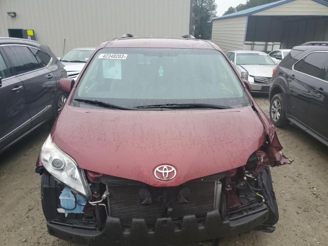 Photo 5 from auction – 2017 TOYOTA SIENNA LE with VIN 5TDKZ3DC7HS785128