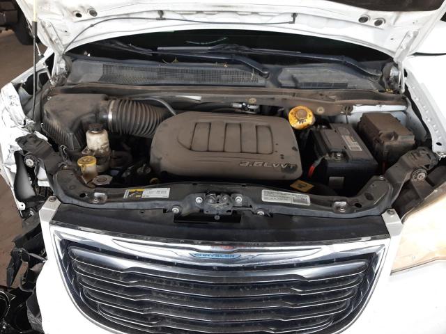 Photo 12 from auction – 2014 CHRYSLER TOWN & COU with VIN 2C4RC1BG3ER399742