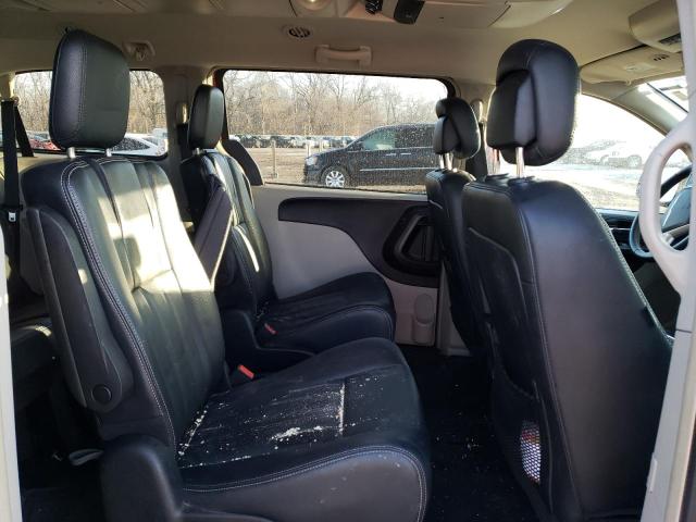Photo 11 from auction – 2016 CHRYSLER TOWN & COU with VIN 2C4RC1BG3GR229903