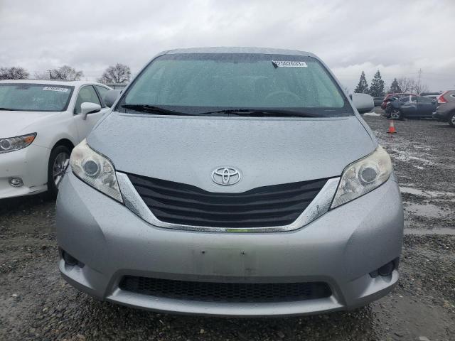 Photo 5 from auction – 2011 TOYOTA SIENNA LE with VIN 5TDKK3DC9BS059931