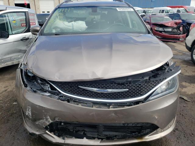Photo 12 from auction – 2017 CHRYSLER PACIFICA T with VIN 2C4RC1EG3HR628310