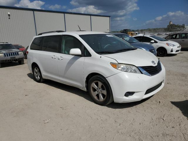Photo 4 from auction – 2013 TOYOTA SIENNA LE with VIN 5TDKK3DC1DS349258