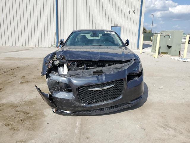Photo 5 from auction – 2019 CHRYSLER 300 TOURIN with VIN 2C3CCARG0KH682634
