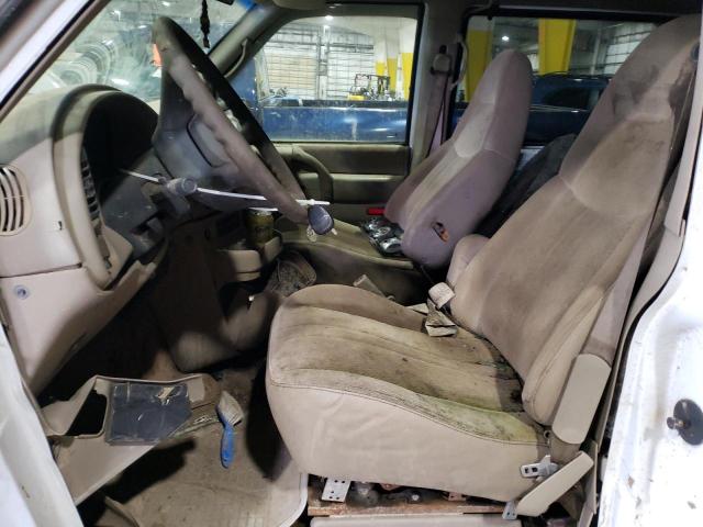 Photo 7 from auction – 2000 GMC SAFARI XT with VIN 1GKDM19W1YB510929