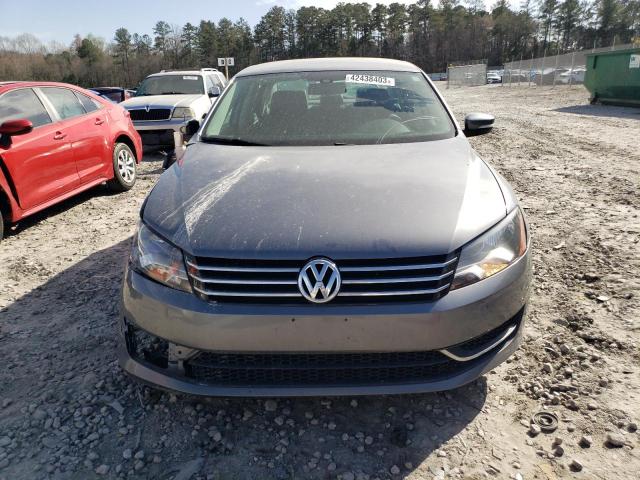 Photo 5 from auction – 2015 VOLKSWAGEN PASSAT S with VIN 1VWAT7A38FC016433
