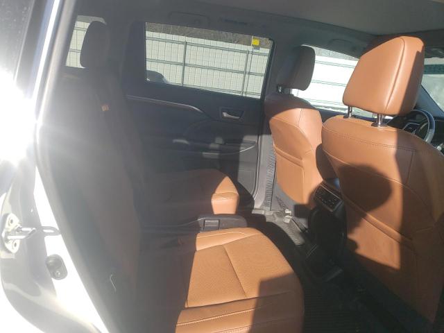 Photo 11 from auction – 2018 TOYOTA HIGHLANDER with VIN 5TDDZRFH8JS807986
