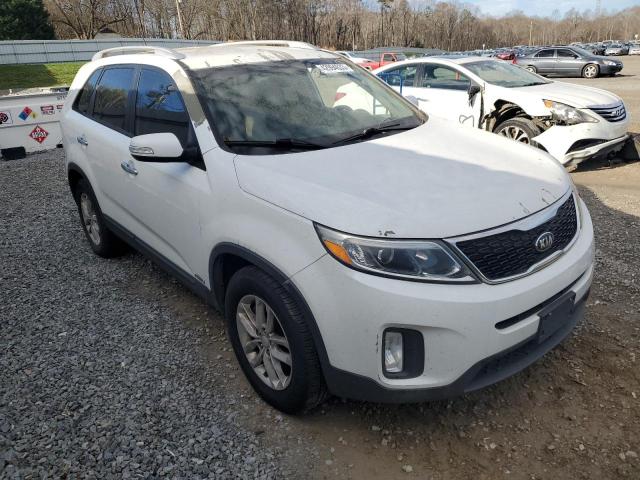 Photo 4 from auction – 2015 KIA SORENTO LX with VIN 5XYKTCA66FG561925