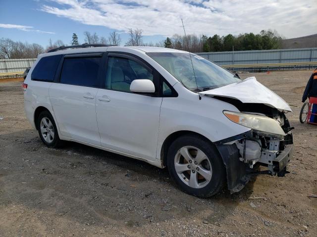 Photo 4 from auction – 2014 TOYOTA SIENNA LE with VIN 5TDKK3DC2ES461925