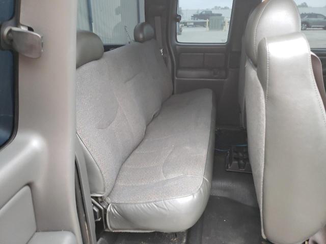 Photo 10 from auction – 2003 CHEVROLET SILVERADO with VIN 2GCEC19T931337713
