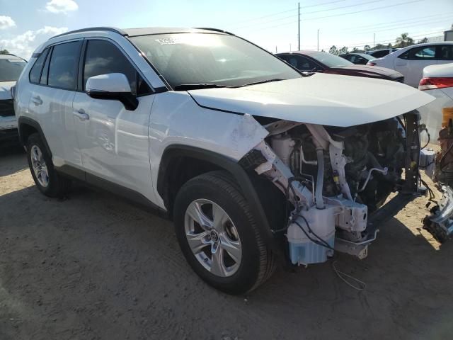 Photo 4 from auction – 2019 TOYOTA RAV4 XLE with VIN 2T3W1RFV8KC005168