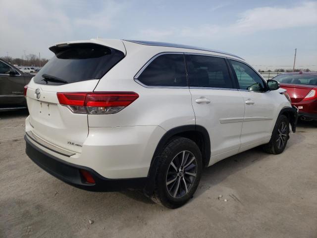 Photo 3 from auction – 2018 TOYOTA HIGHLANDER with VIN 5TDJZRFH9JS821107