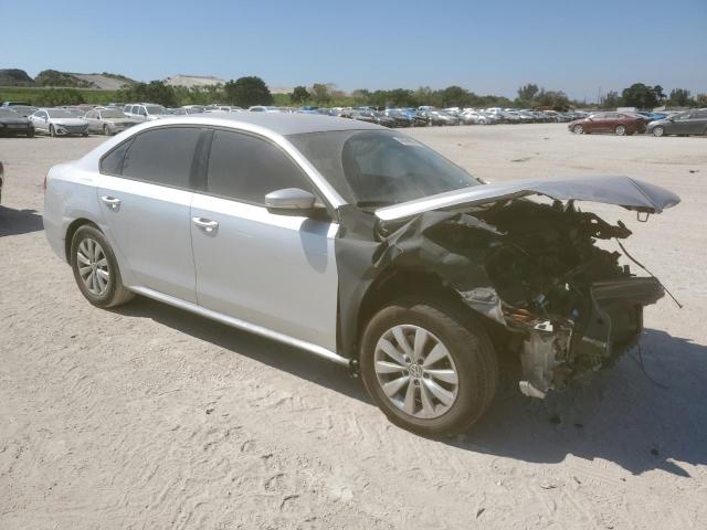 Photo 4 from auction – 2015 VOLKSWAGEN PASSAT S with VIN 1VWAT7A32FC042705