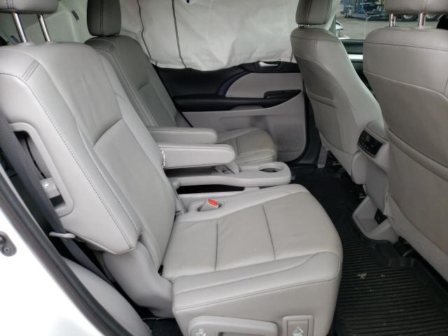 Photo 11 from auction – 2019 TOYOTA HIGHLANDER with VIN 5TDKZRFHXKS568174