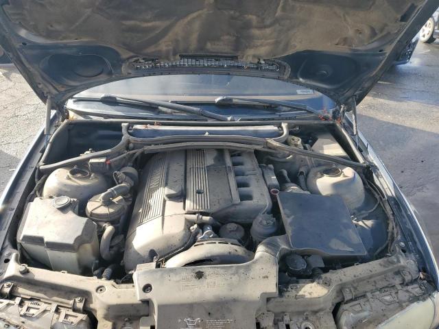Photo 11 from auction – 2005 BMW 325 I with VIN WBAEV33485KX13504