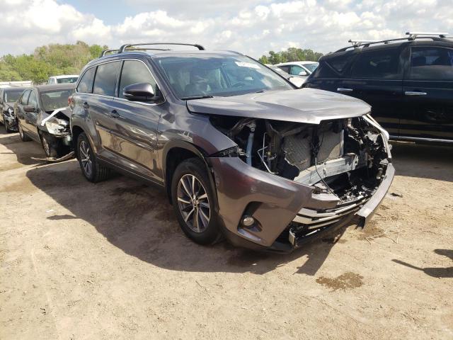 Photo 4 from auction – 2018 TOYOTA HIGHLANDER with VIN 5TDKZRFH4JS548226