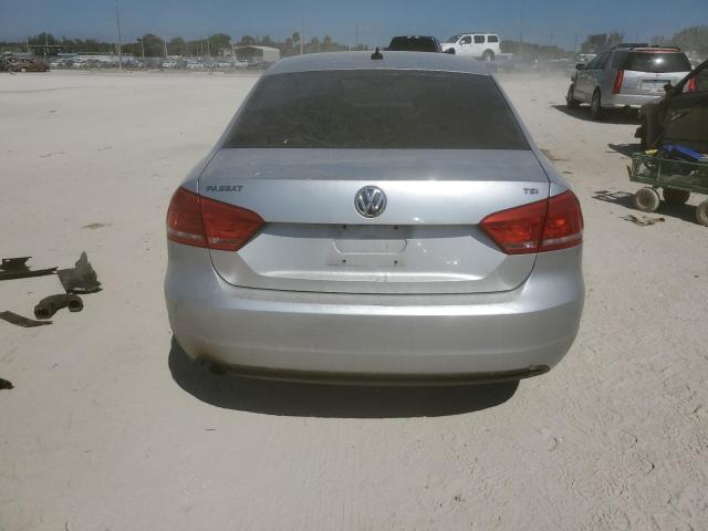 Photo 6 from auction – 2015 VOLKSWAGEN PASSAT S with VIN 1VWAT7A32FC042705