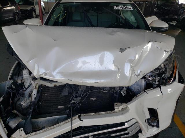 Photo 12 from auction – 2017 TOYOTA HIGHLANDER with VIN 5TDJZRFH2HS444176