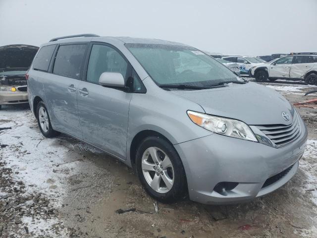 Photo 4 from auction – 2016 TOYOTA SIENNA LE with VIN 5TDKK3DC3GS731831