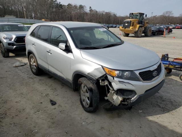 Photo 4 from auction – 2013 KIA SORENTO LX with VIN 5XYKT3A17DG372945