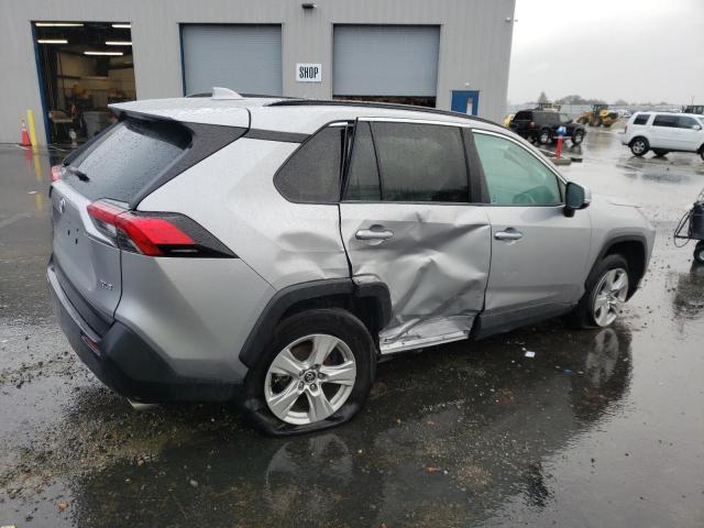 Photo 3 from auction – 2019 TOYOTA RAV4 XLE with VIN 2T3W1RFVXKC008217