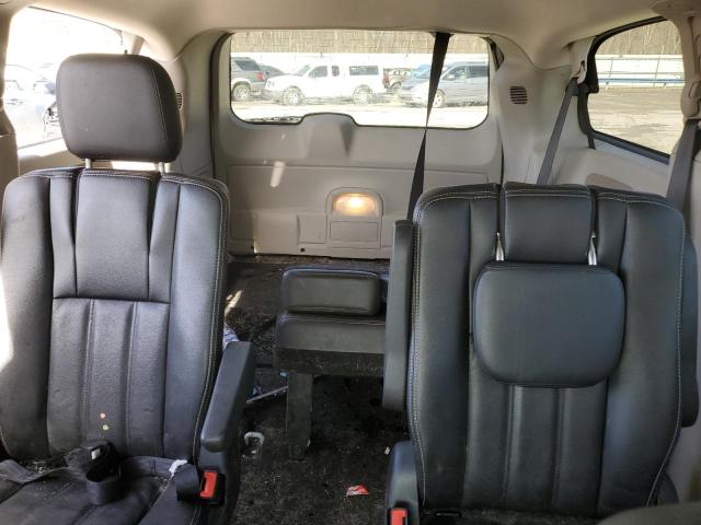 Photo 10 from auction – 2016 CHRYSLER TOWN & COU with VIN 2C4RC1BG9GR301106
