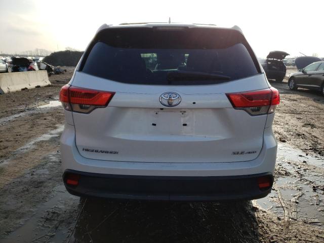 Photo 6 from auction – 2018 TOYOTA HIGHLANDER with VIN 5TDJZRFH2JS523126